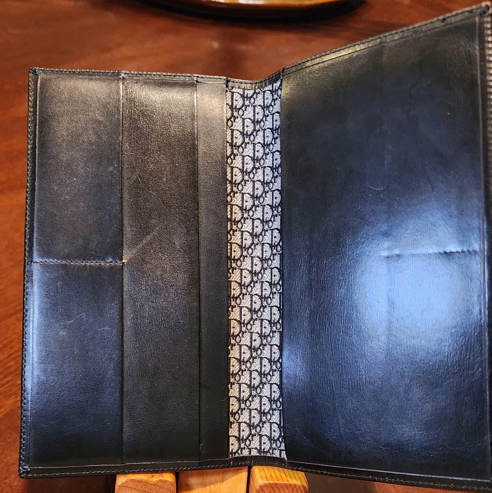 Black Leather Men's Wallet - Picture 4 of 6